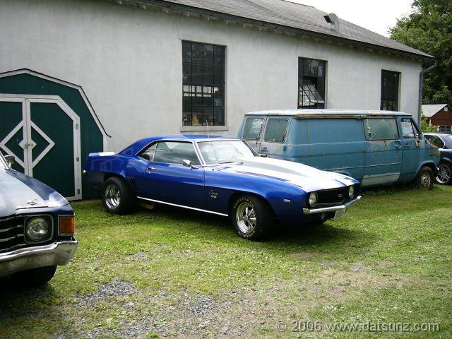 P1000850 1969 Camaro SS with Modified Fiberglass Hood�