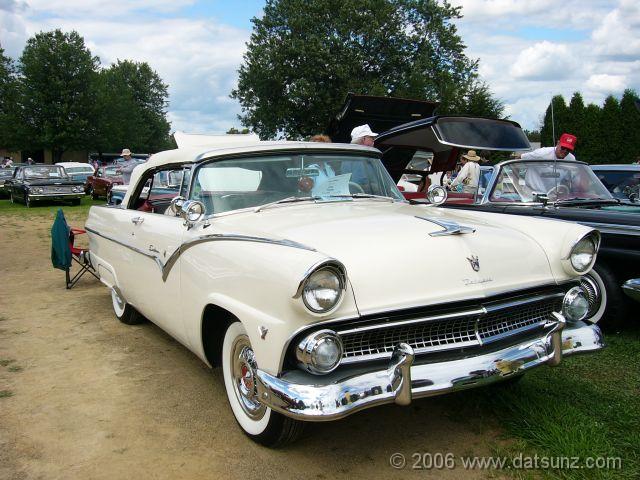 P1000871 Ford Sunliner Convertible 1955�