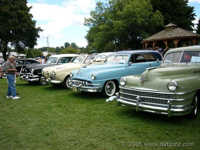 P1020048 Chevrolet 1953; Studebaker 1951; DeSoto 1951; Chrysler 1948.�