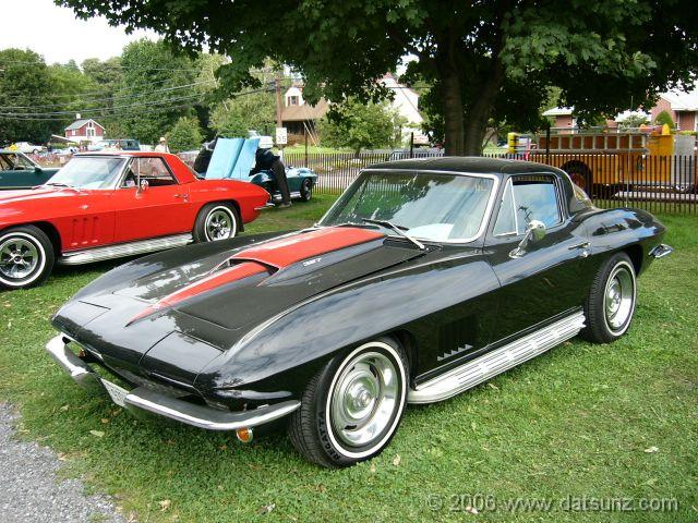 P1020068 Corvette 327 1967.  Note factory side pipes.�