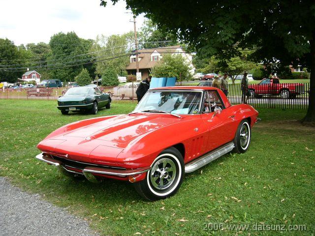 P1020070 Corvette 1966.  Note removable hard top.�