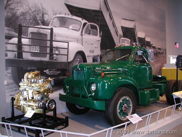 P4300034 1958 Mack B75�