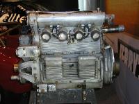 P4300016 1952 Offenhauser Engine�